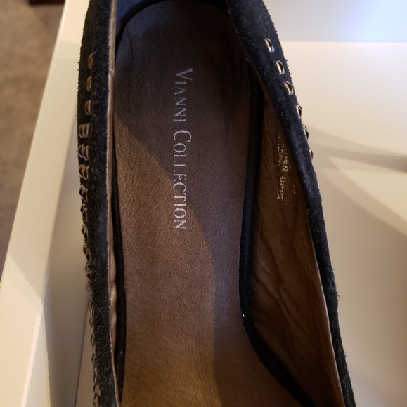 High Heels - Picture 4 of 5